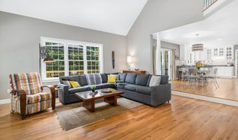 11 Mcafee Farm Rd, Bedford, NH 03110