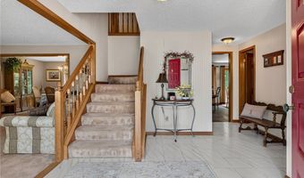 231 Londonderry Ln, Amherst, NY 14068