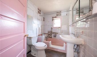 308 Wykes St, Aliquippa, PA 15001