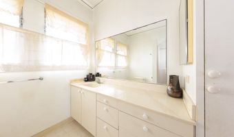 1709 Perry St, Honolulu, HI 96819