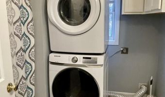 12 Pine Hill Dr, Bath, ME 04530