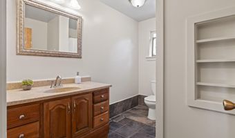 11 Old County Rd, Appleton, ME 04862
