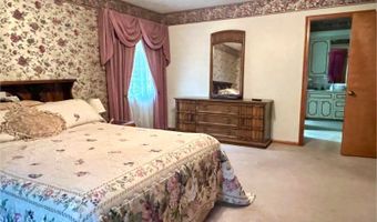 1203 Oak Ave, Aurora, MO 65605