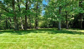 2 High Ridge Dr, Cumberland, RI 02864