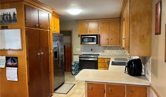 2 Cobble Hill Rd, Lincoln, RI 02865