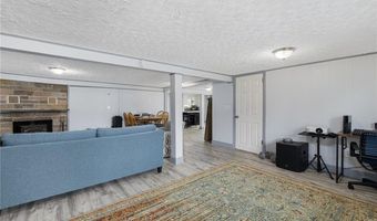 112 Center Ave, Middletown, RI 02842