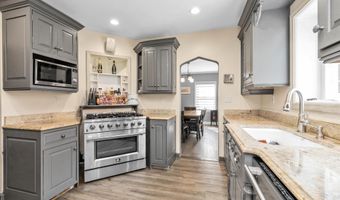 22 Towne St, Amityville, NY 11701