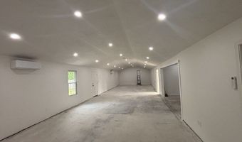 625 Main St, Acushnet, MA 02743