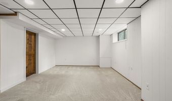 827 E WINDFIELD Pl, Appleton, WI 54911