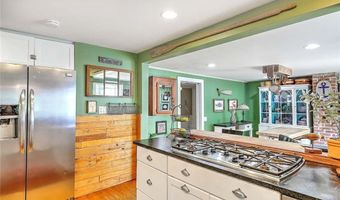 44 Washington Rd, Barrington, RI 02806