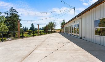 21338 OAK Ln, Aurora, OR 97002