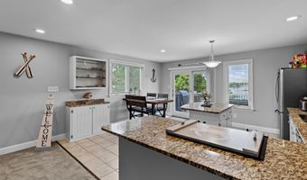 7580 BEACH Dr, Pasadena, MD 21122