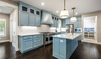 448 SW C St, Bentonville, AR 72712
