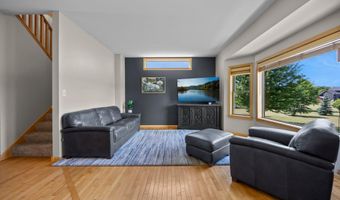 9352 67th St NW, Annandale, MN 55302