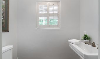 2051 Mendocino Ln, Altadena, CA 91001