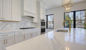 45 A E LAKE Dr, Annapolis, MD 21403