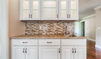 6828 Fairfield Dr, Santa Rosa, CA 95409