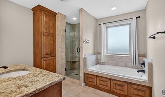 6422 Foxtail Park Dr, Bartlesville, OK 74006
