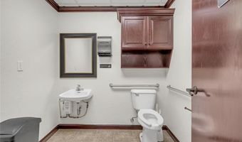 7106 NW 39th Expy, Bethany, OK 73008