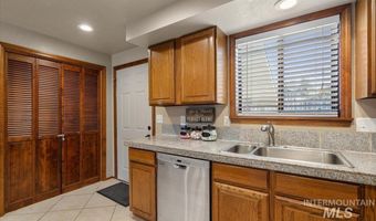 502 Lake Cascade Pkwy 6, Cascade, ID 83611