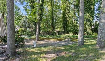 687 Hopping Rd, Belford, NJ 07718