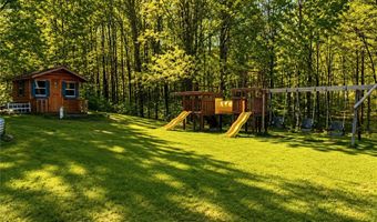 6828 Aurora Dr, Akeley, MN 56433