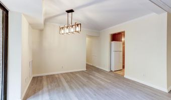 7905 DASSETT Ct 101, Annandale, VA 22003