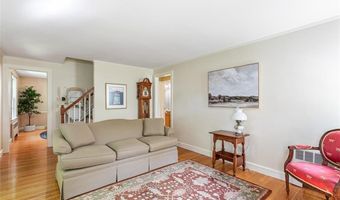 1 Joann Dr, Barrington, RI 02806