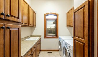 27 Hilltop Drive Dr, Buffalo, WY 82834