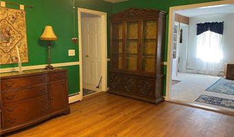 40 Aaron Ave Ave, Bristol, RI 02809