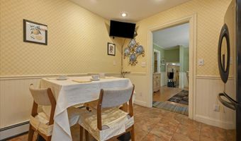 40 Bayview Ave, Amityville, NY 11701