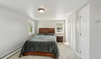 10 Philips Ave, Middletown, RI 02842