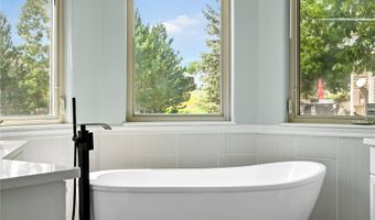 7092 Secrest Ct, Arvada, CO 80007