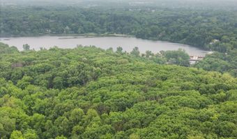 2202 Pine Grove Ct, Ann Arbor, MI 48103