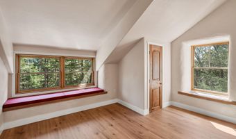 827 Tyler Creek Rd, Ashland, OR 97520