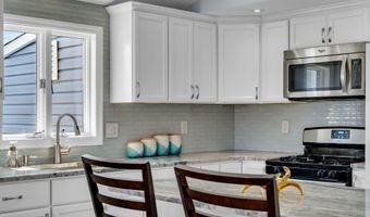 209 Fernwood Dr, Bayville, NJ 08721