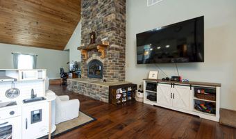 21207 Lawrence 1230, Aurora, MO 65605