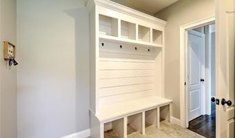 1 W Farm Rd, Smithfield, RI 02917