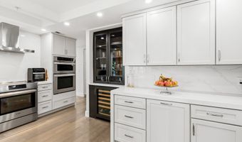 1300 CRYSTAL Dr 606S, Arlington, VA 22202