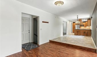 5820 139th St W, Apple Valley, MN 55124