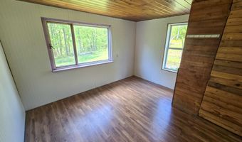 990 W Daniels Rd, Albany, VT 05820