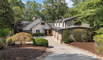 5966 Nachoochee Trl, Flowery Branch, GA 30542