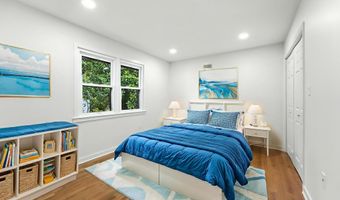 2339 N POWHATAN St, Arlington, VA 22205