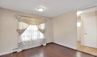 59 Oak St, Amityville, NY 11701