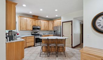 10168 STAYTON Rd, Aumsville, OR 97325