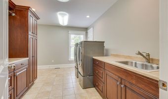 20484 Lake Rd, Abingdon, VA 24211