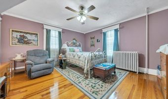 901 Bedford Ave, Altavista, VA 24517