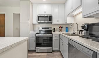 1210 Mcintyre Dr, Auburn, IN 46706