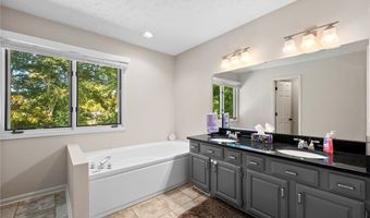 133 Ambleside Way, Amherst, OH 44001