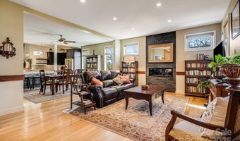 12 Pelham Rd, Asheville, NC 28803